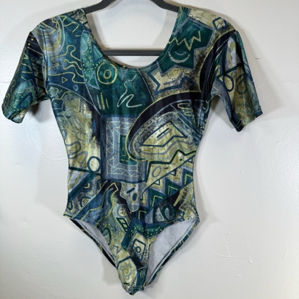 Artsy dance bodysuit graphic short sleeve button crotch green small burning man